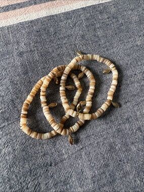 Neutral Shell Disk Beaded Stretch Bracelet Set - Unbranded